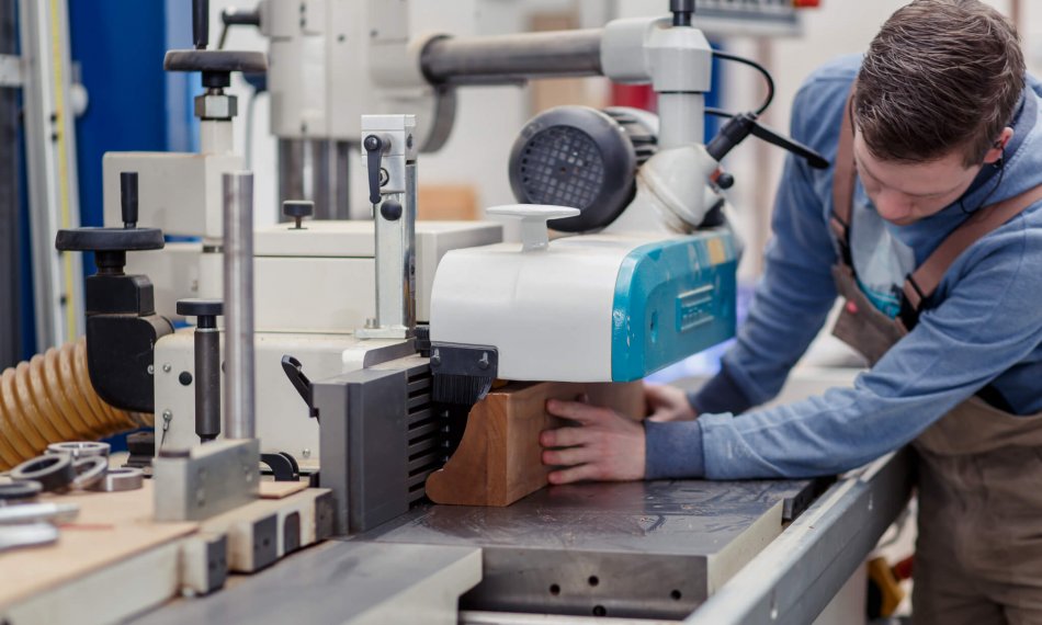 Geluk Fijnhoutbewerking heeft een uitgebreid machinepark